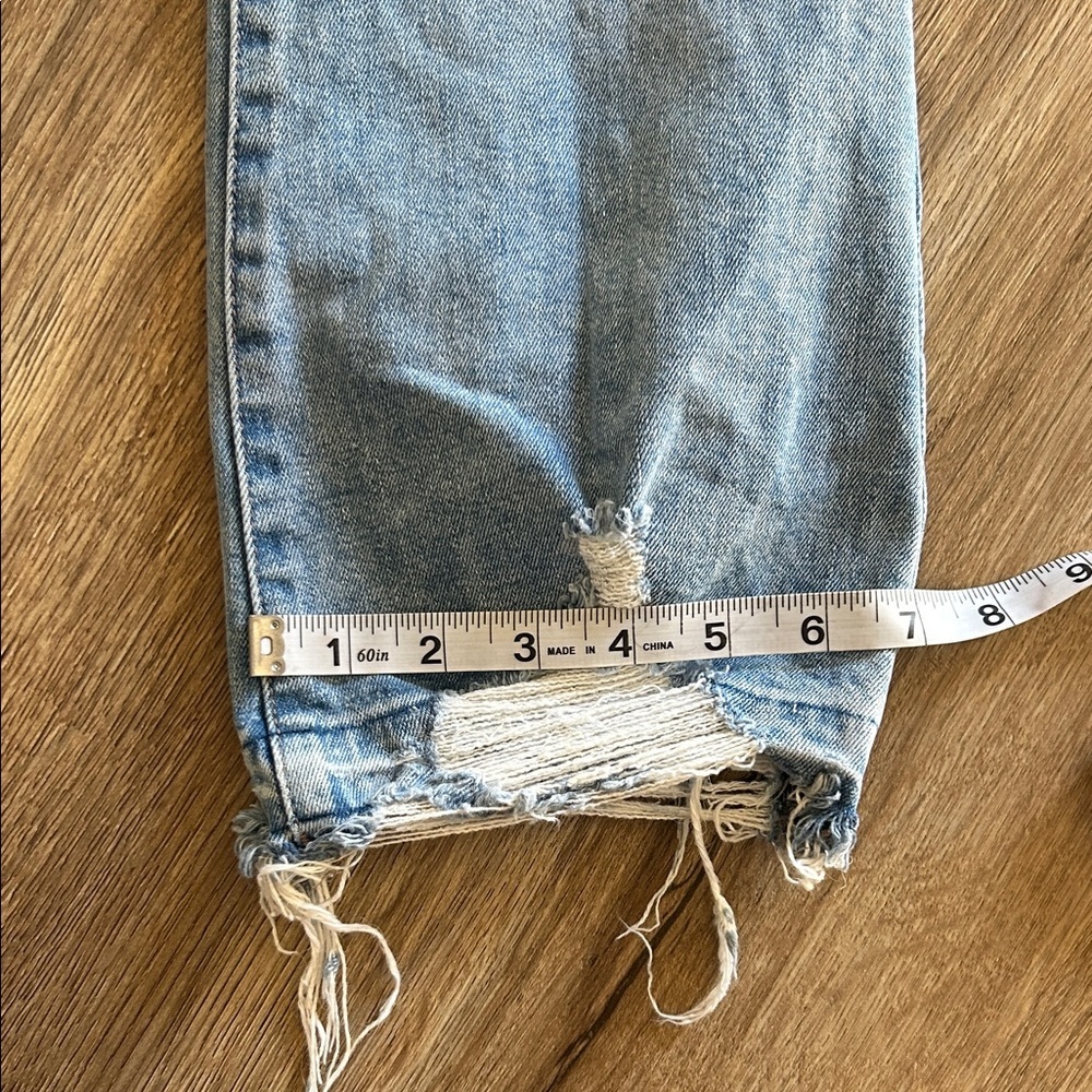 DL1961 Women's Light Blue Cropped Jeans - Picture 3 of 9